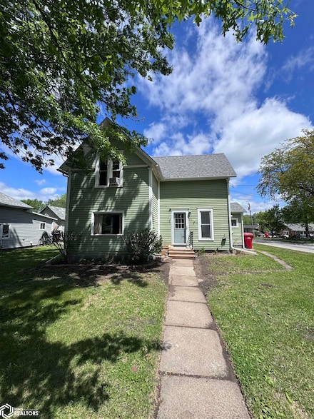 215 E Ames St, Russell, IA 50238
