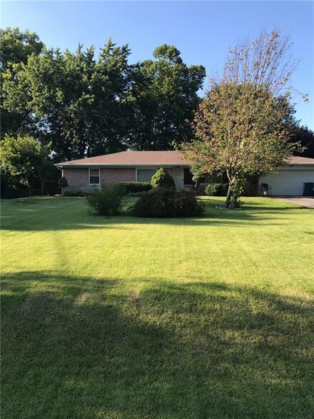 4514 Thornleigh Dr, Indianapolis, IN 46226