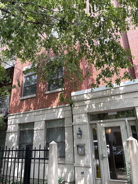 1431 S Halsted St Unit 3A, Chicago, IL 60607
