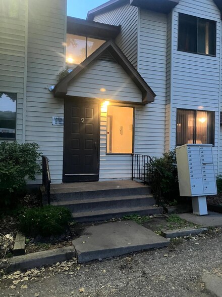 1365 Arkwright St Unit 105, Saint Paul, MN 55130
