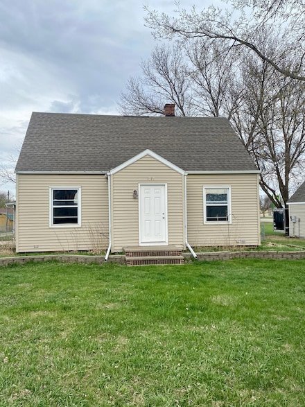 1212 Oak St, Wabasso, MN 56293