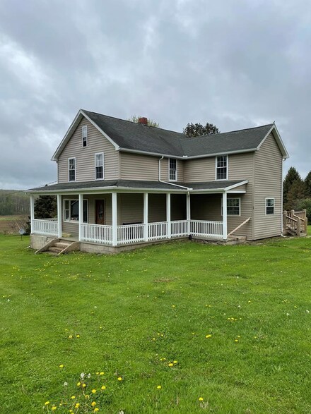 237 Rockland Cranberry Rd, Kennerdell, PA 16374