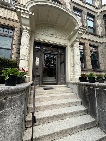 31 Westbourne Terrace Unit 2, Brookline, MA 02446