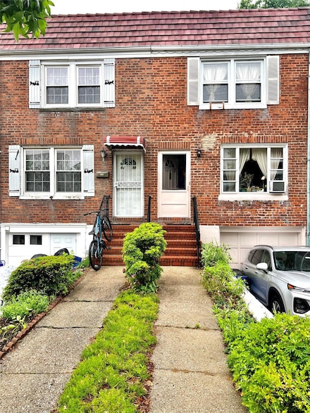 4328 195th St, Flushing, NY 11358