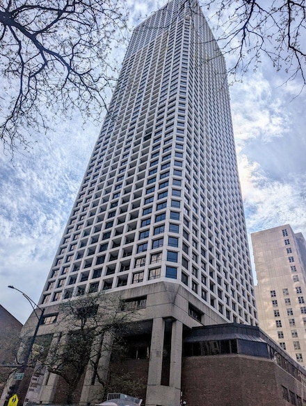 1030 N State St Unit 39L, Chicago, IL 60610