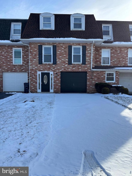 110 Meadowcreek Dr S, Chambersburg, PA 17202