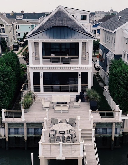 11013 Sunset Dr, Stone Harbor, NJ 08247