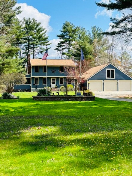 129 Manchaug St, Douglas, MA 01516