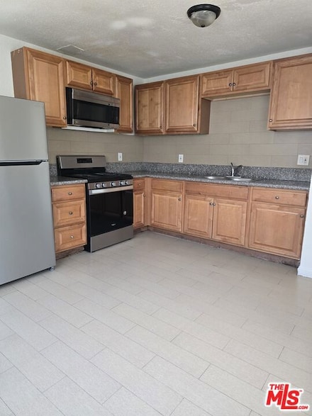 1117 W 94th St, Los Angeles, CA 90044