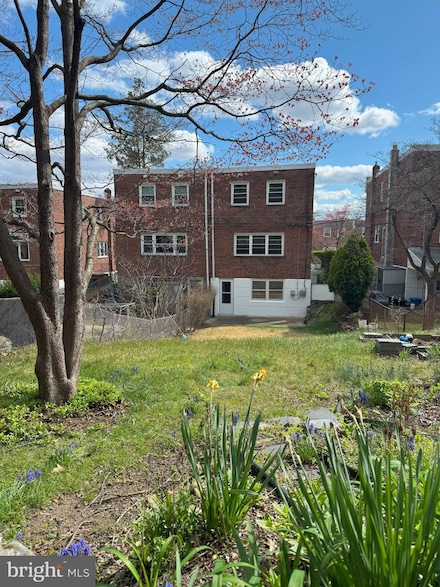 7435 Hill Rd, Philadelphia, PA 19128