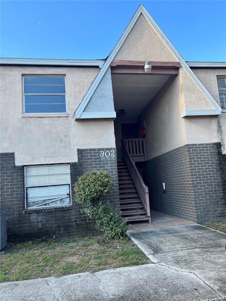 302 E Whitehall Ct Unit 111, Tampa, FL 33604