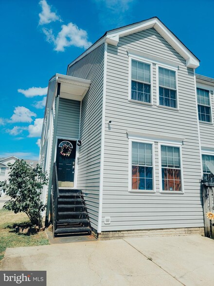 45559 Knockeyon Ln, Great Mills, MD 20634
