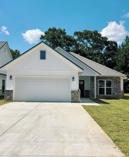 122 Mamie Cir, Picayune, MS 39466