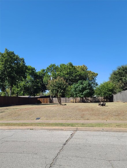 2615 Roger Williams Dr, Irving, TX 75061
