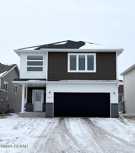 5592 Lou Ann St, Grand Forks, ND 58201