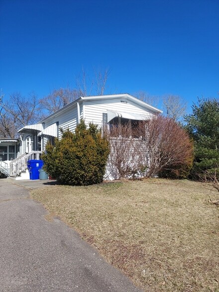 1 Upland Rd, Taunton, MA 02780