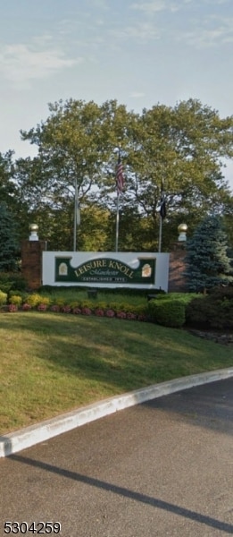27 Cromwell Ct, Manchester, NJ 08759