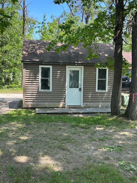 5115 S Straits Hwy, Indian River, MI 49749