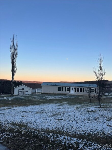 110 Creamery Rd, Richford, NY 13835