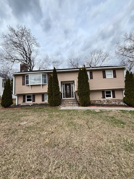 29 Ramsey Ave, Naugatuck, CT 06770