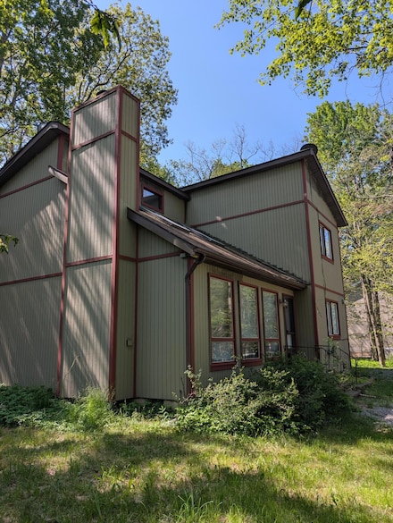 5127 Iroquois St, Tobyhanna, PA 18466