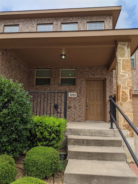 2261 Stonebrook Ln, Mesquite, TX 75181