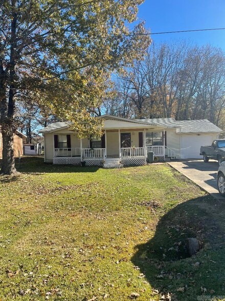 147 Yarborough Ave, Ashdown, AR 71822