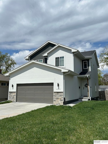6820 Pacific St, Omaha, NE 68106
