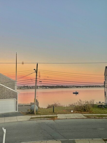1563 Padanaram Ave, New Bedford, MA 02740