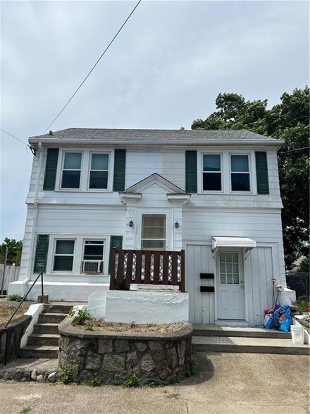 435 Doric Ave, Cranston, RI 02910