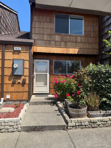 1492 Parkway Dr, Rohnert Park, CA 94928