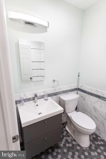 5836 Alter St, Philadelphia, PA 19143