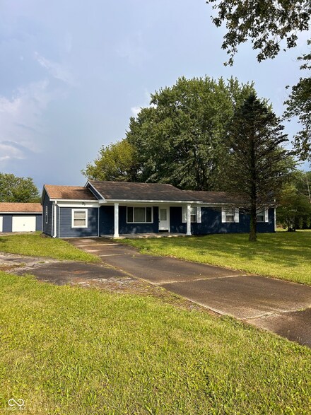 2530 E County Road 400 S, Clayton, IN 46118