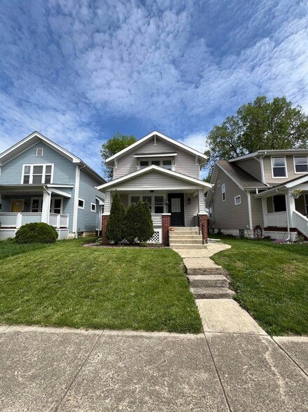 890 S 18th St, Columbus, OH 43206