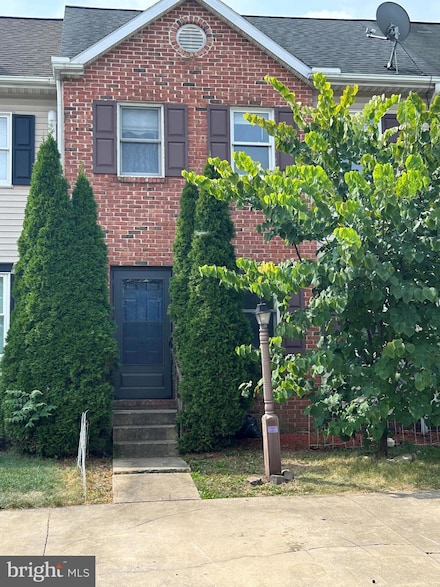 222 Heatherwood Dr, Ephrata, PA 17522