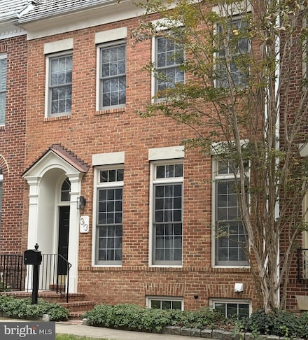 313 Hart Rd, Gaithersburg, MD 20878