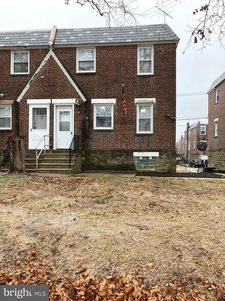 1022 Unruh Ave, Philadelphia, PA 19111