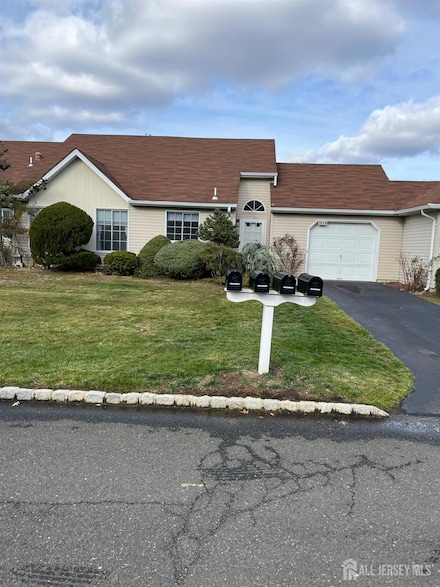 572 Nutley Dr Unit B, Monroe Township, NJ 08831