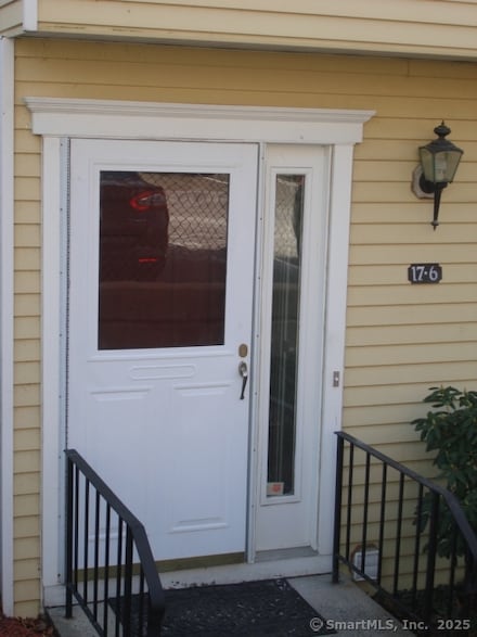 55 Mill Plain Rd Unit 17-6, Danbury, CT 06811