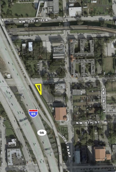 330 NW 10th St, Miami, FL 33136