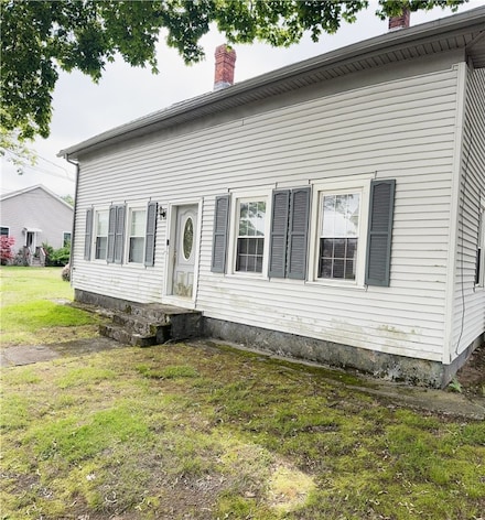 27 Matteson St, Coventry, RI 02816