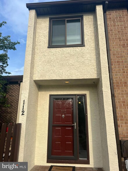 112 Palace Ct, Chalfont, PA 18914