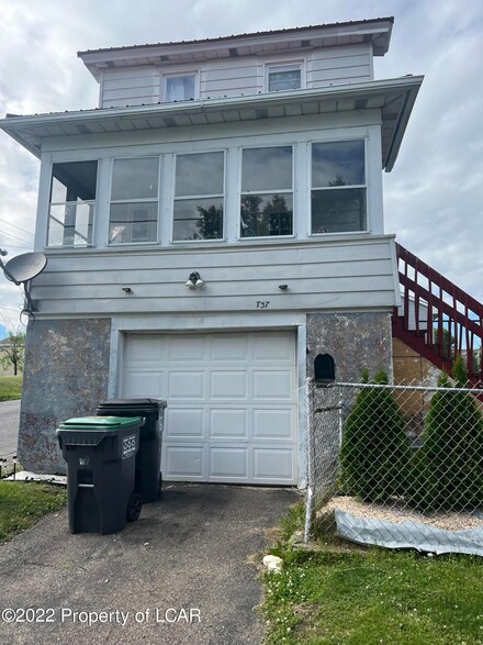 737 Winters Ave, Hazle Township, PA 18202