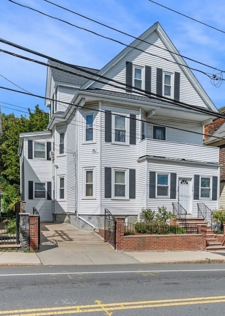 114 Cedar St Unit 1, Somerville, MA 02144