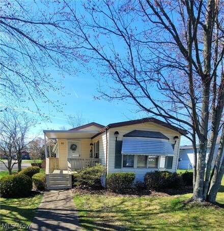 30 Thomas Blvd NW, Massillon, OH 44647