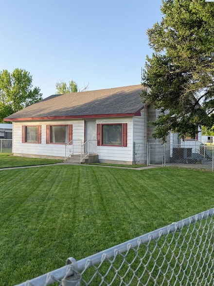 205902 E Schuster Rd, Kennewick, WA 99337