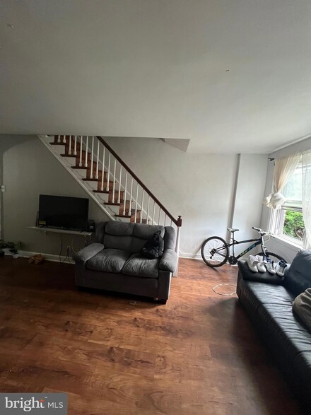 7005 Lynford St, Philadelphia, PA 19149