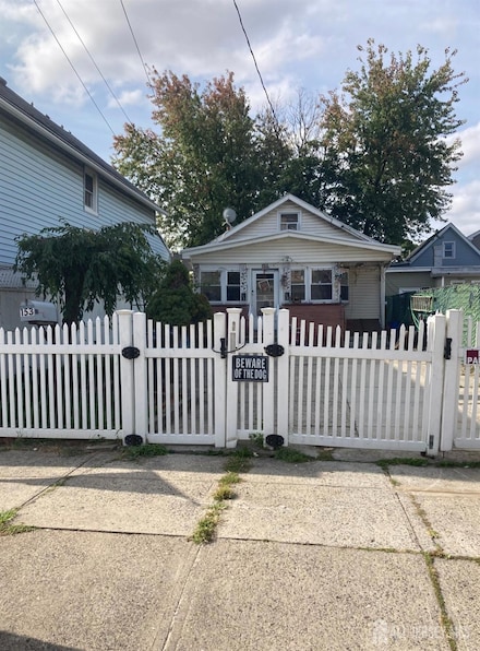 153 Chauncey St, Perth Amboy, NJ 08861