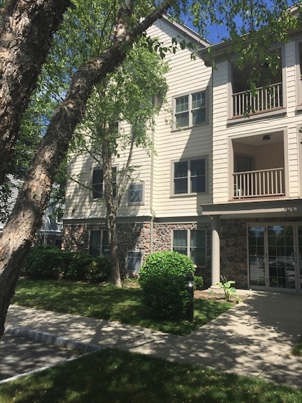 1044 Victoria St Unit B-29, New Bedford, MA 02745