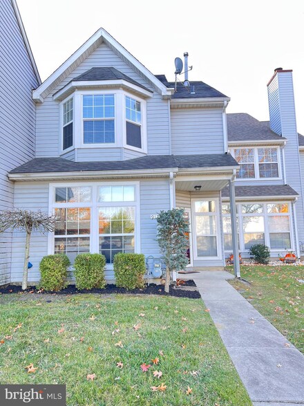 912 Thoreau Ln, Williamstown, NJ 08094
